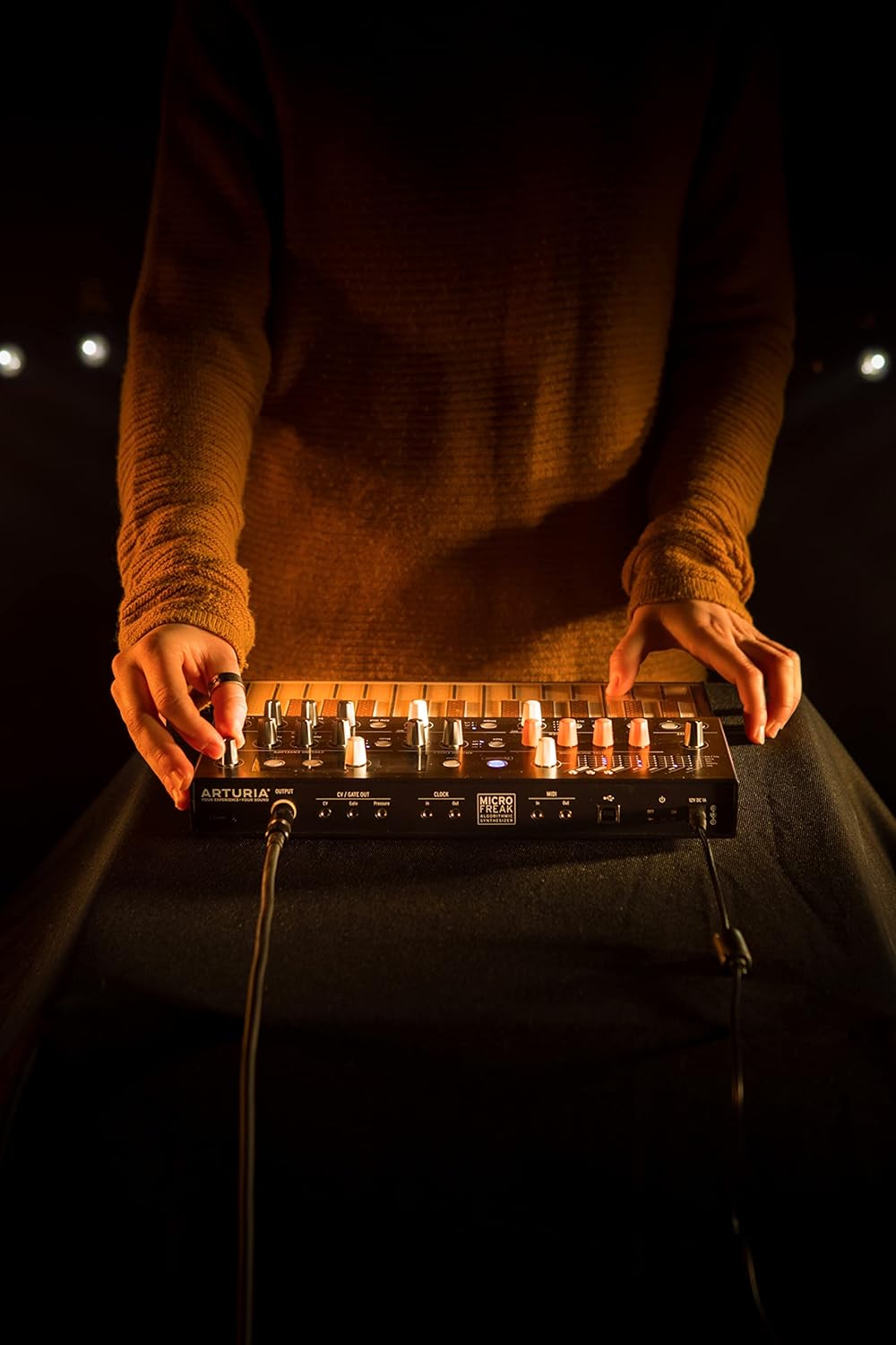 Arturia MicroFreak Hybrid Synthesizer: Experimental Powerhouse with Digital Oscillators, Analog Filter & Poly-Aftertouch Keyboard