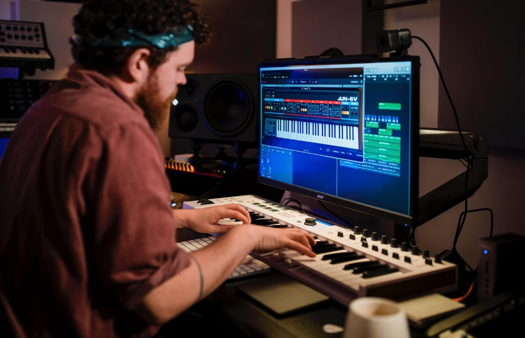 Arturia KeyLab Essential 49 MK3 MIDI Controller – 49 Keys, 9 Sliders, 8 Pads, USB-C & DAW Integration